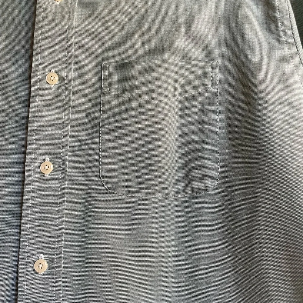 LL Bean Men's Button Down Shirt Green Wrinkle Resistant Short Sleeve 16 Reg - Picture 3 of 5